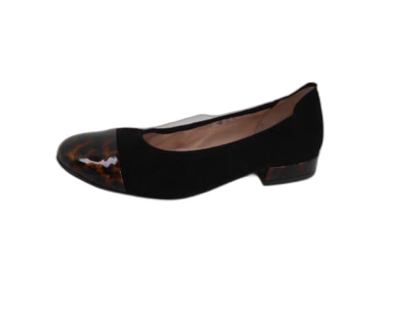 Ballerine en nubuck noir et vernis loupe