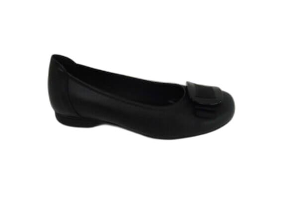Ballerine en cuir noir sur semelle latex