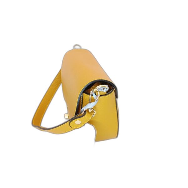 Petit sac à rabat Frederic T jaune – Image 2