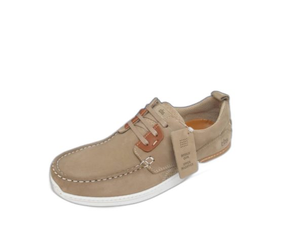 Chaussures bateau en nubuck beige